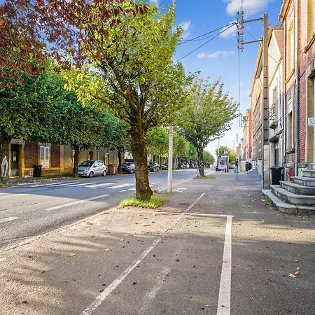 Budget Avec Parking Au Centre-ville * Charleville-Mézières